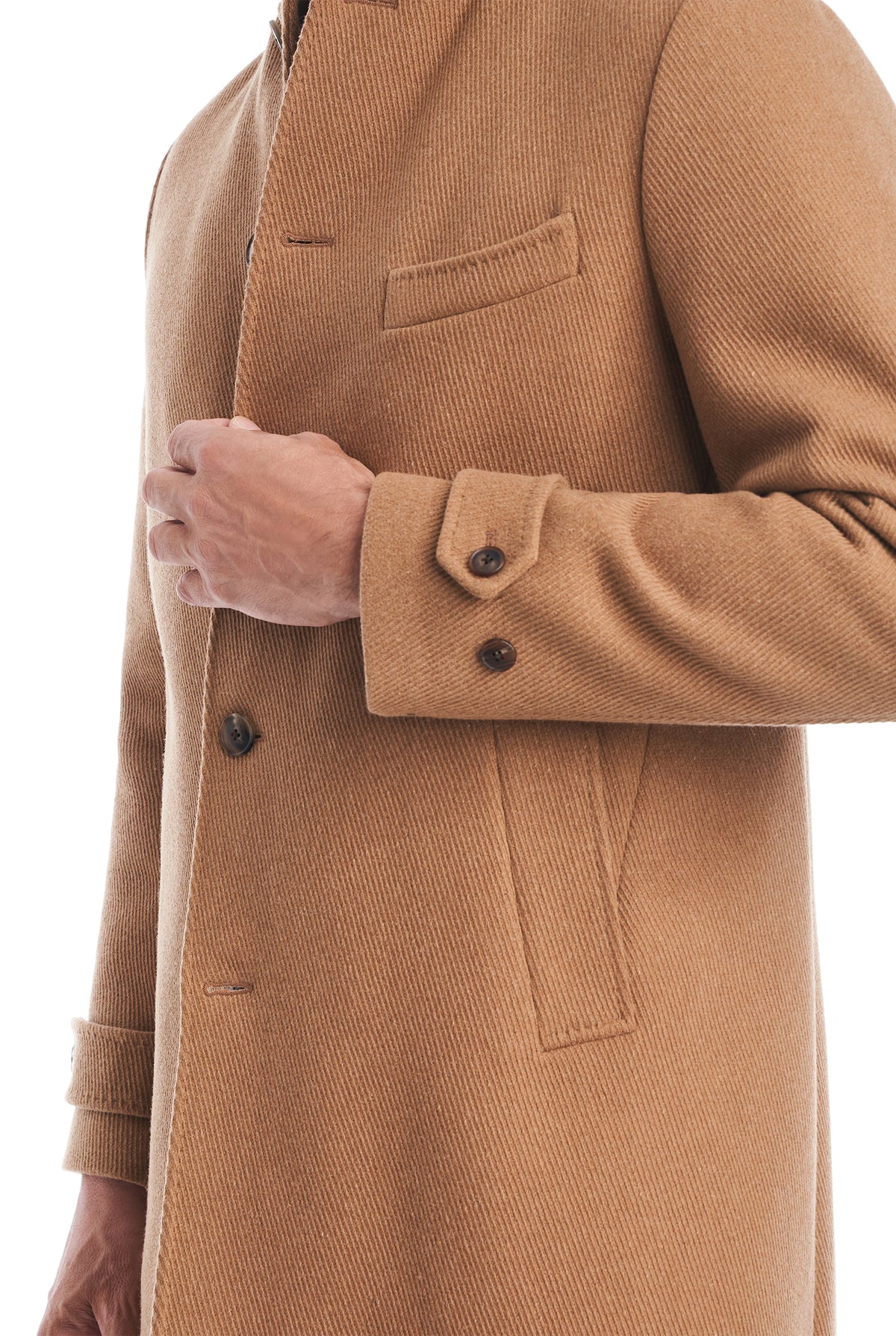 Consiglieri Verona: angled pocket and tabbed cuff on the camel overcoat