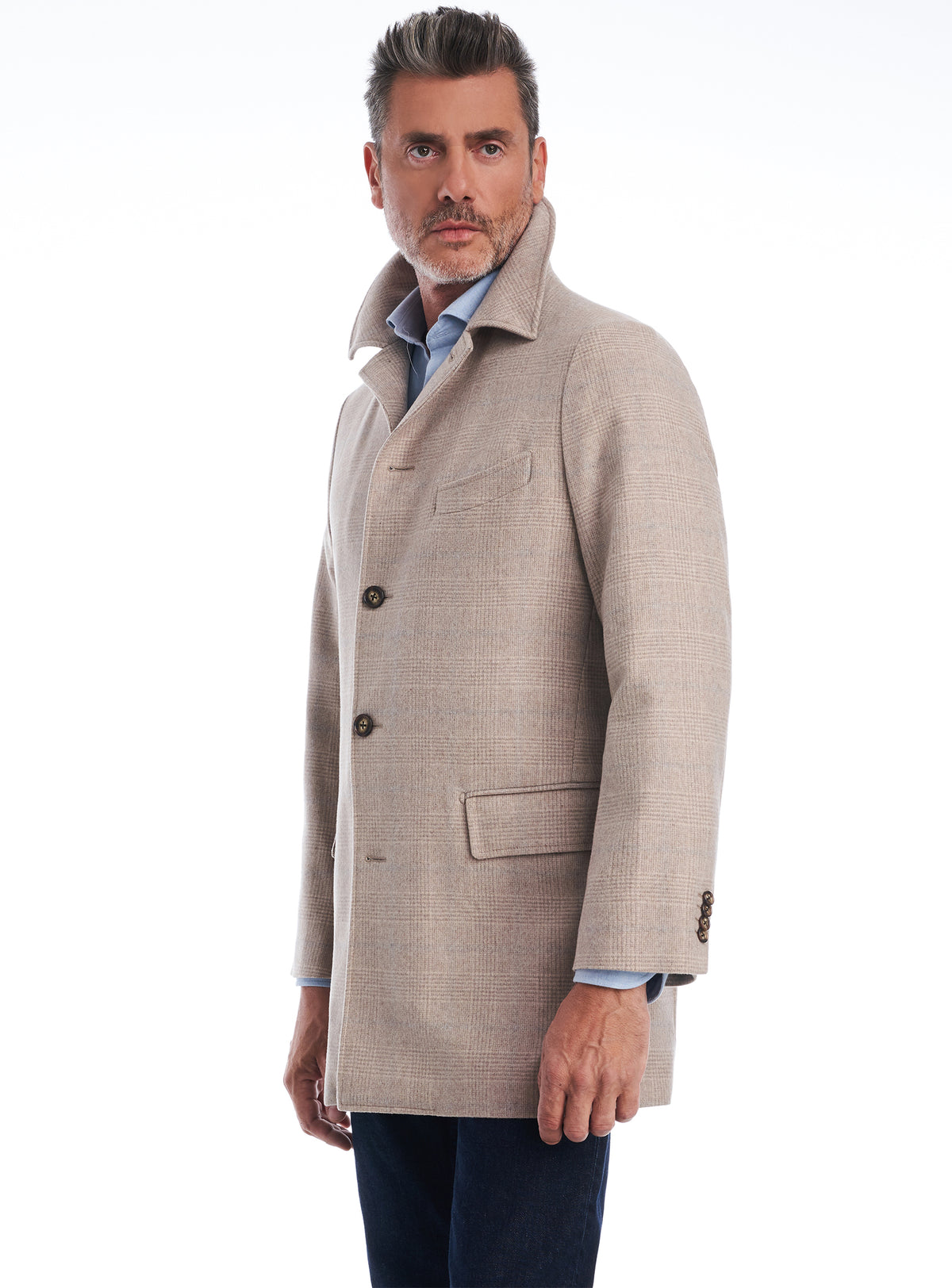 Consiglieri Cannes: light taupe overcoat with a raised collar and straight silhouette