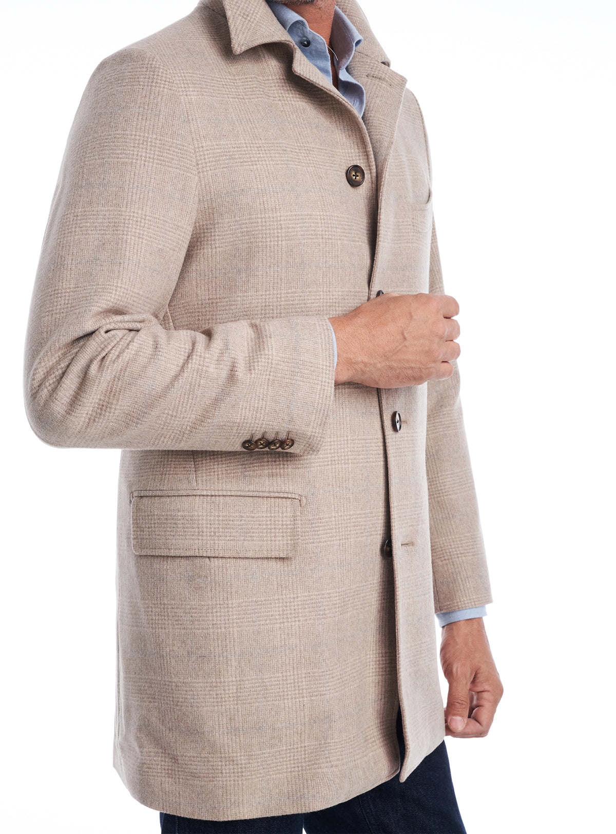 Consiglieri Cannes: collar and flap pocket of the taupe overcoat