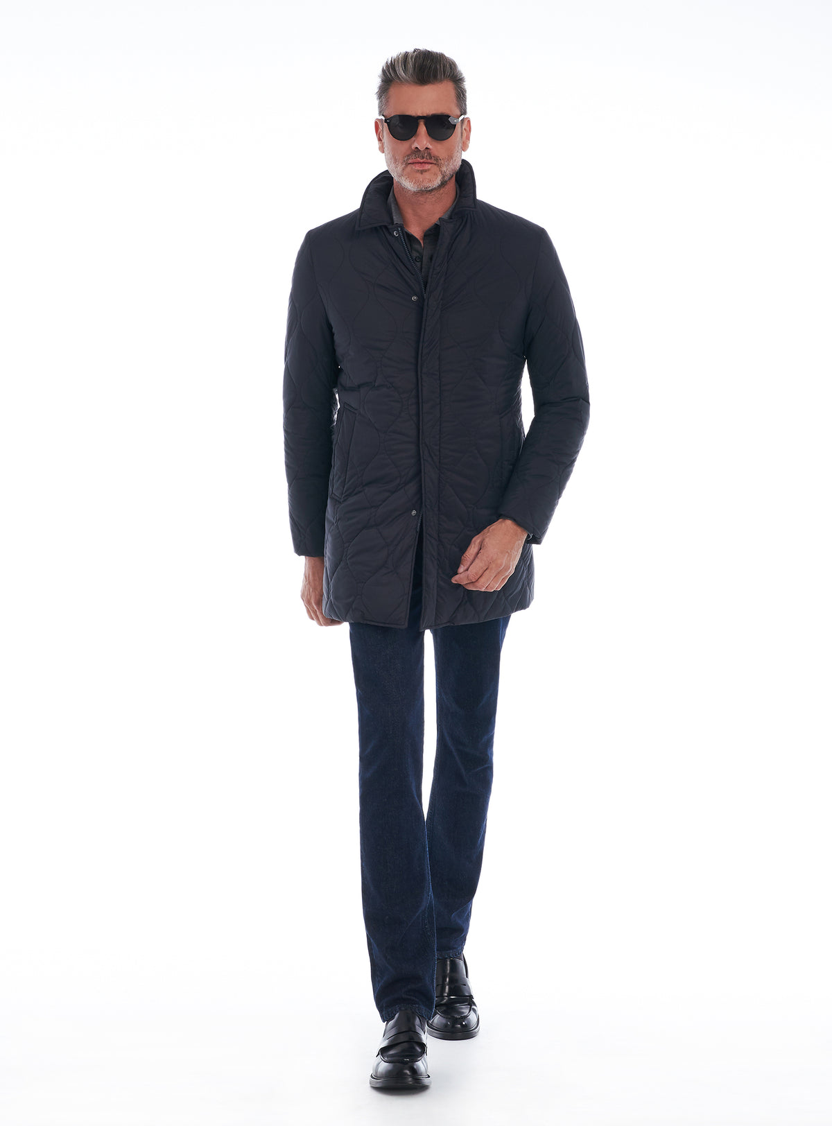 Consiglieri Antwerp: dark navy jacket with subtle quilting