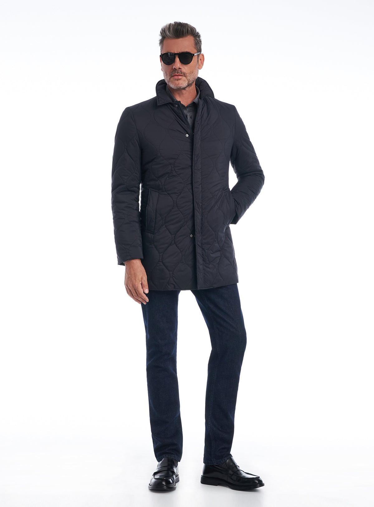 Consiglieri Antwerp: dark navy jacket with subtle quilting
