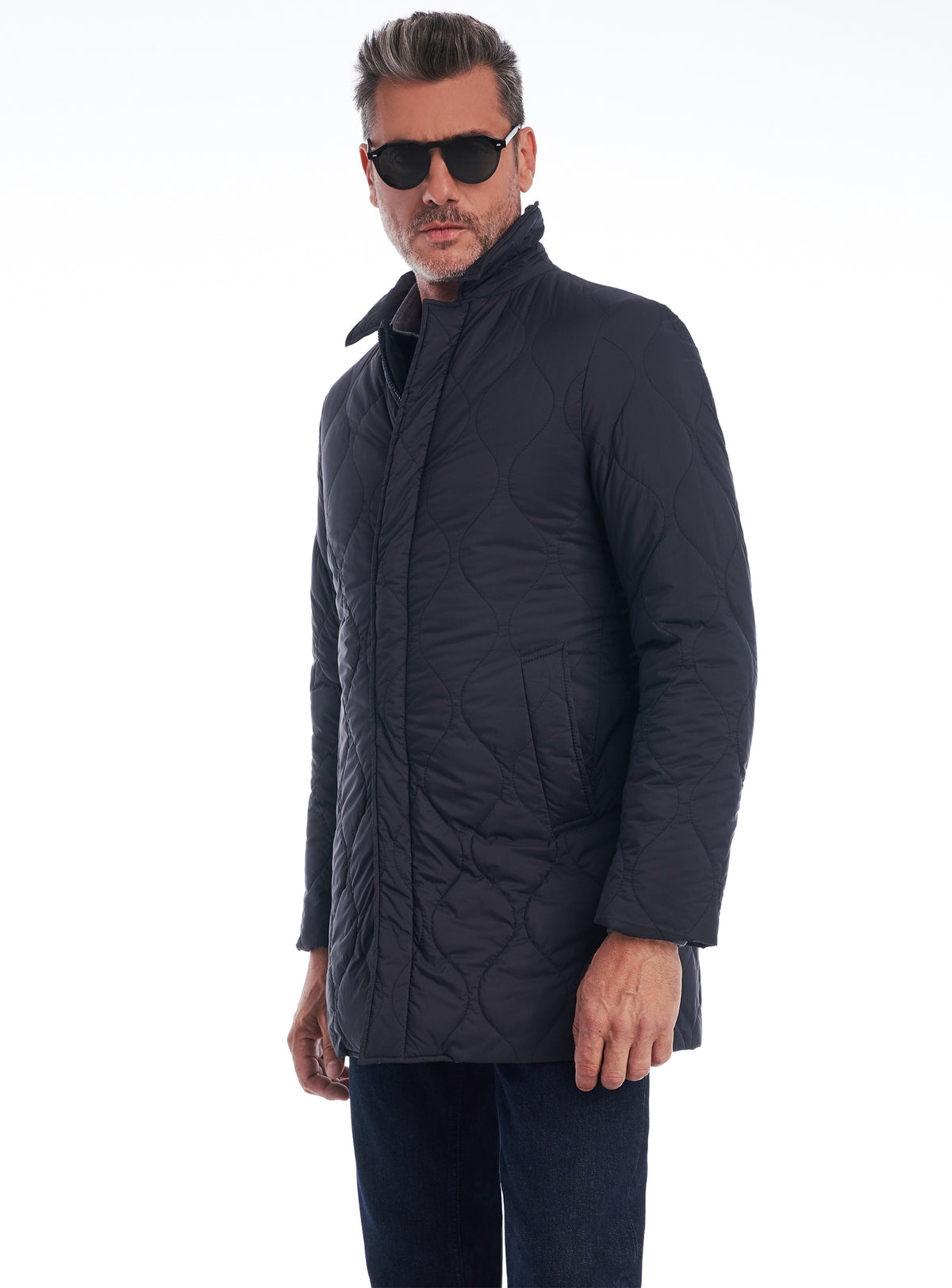 Consiglieri Antwerp: dark navy jacket with subtle quilting