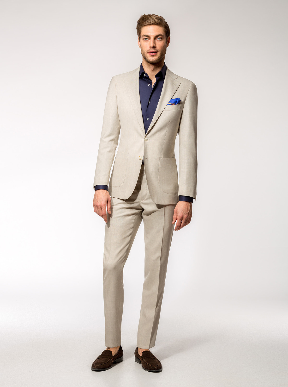 Consiglieri Saint-Tropez: beige double-breasted suit with a navy shirt