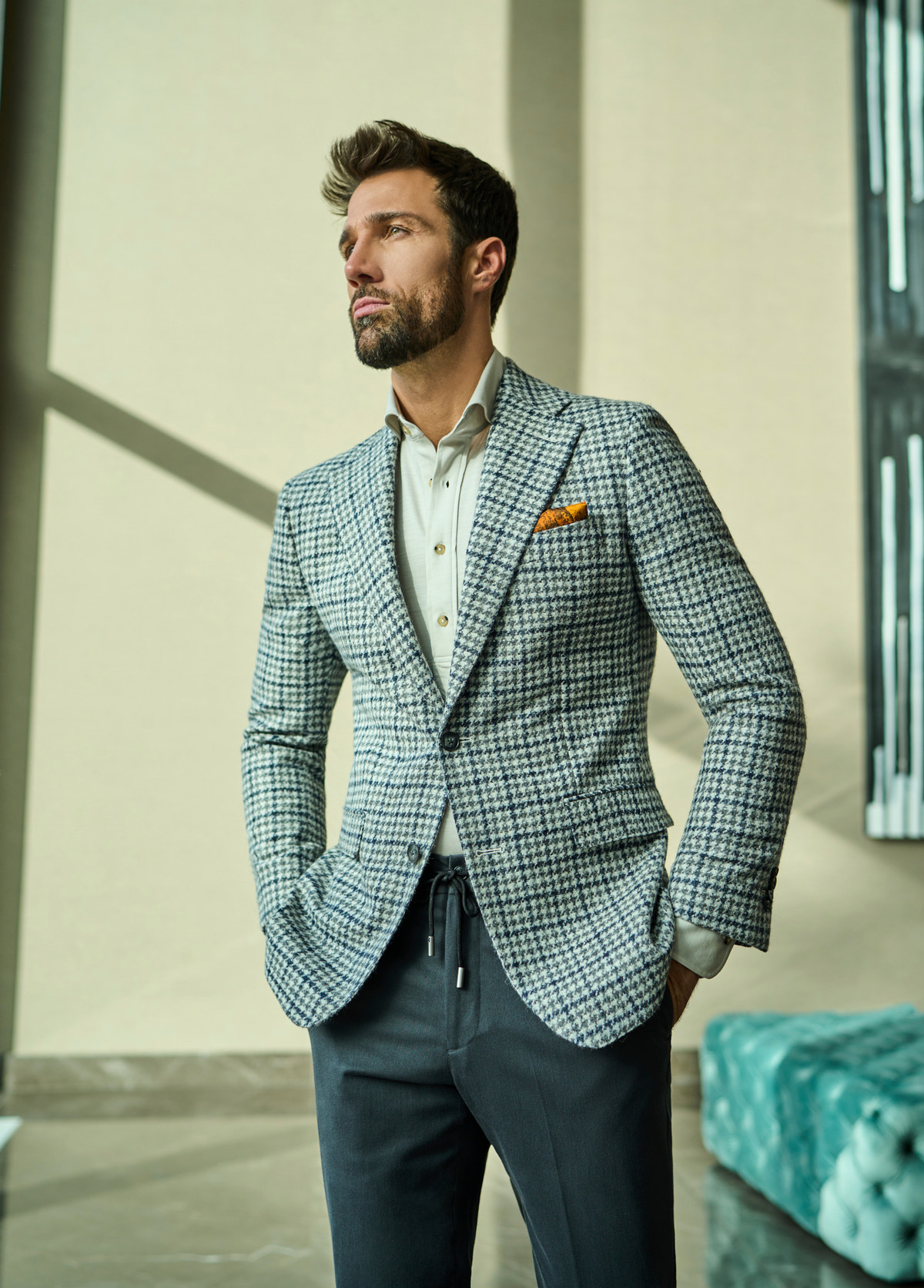 Consiglieri Livorno: navy trousers styled with a checked jacket and white trainers