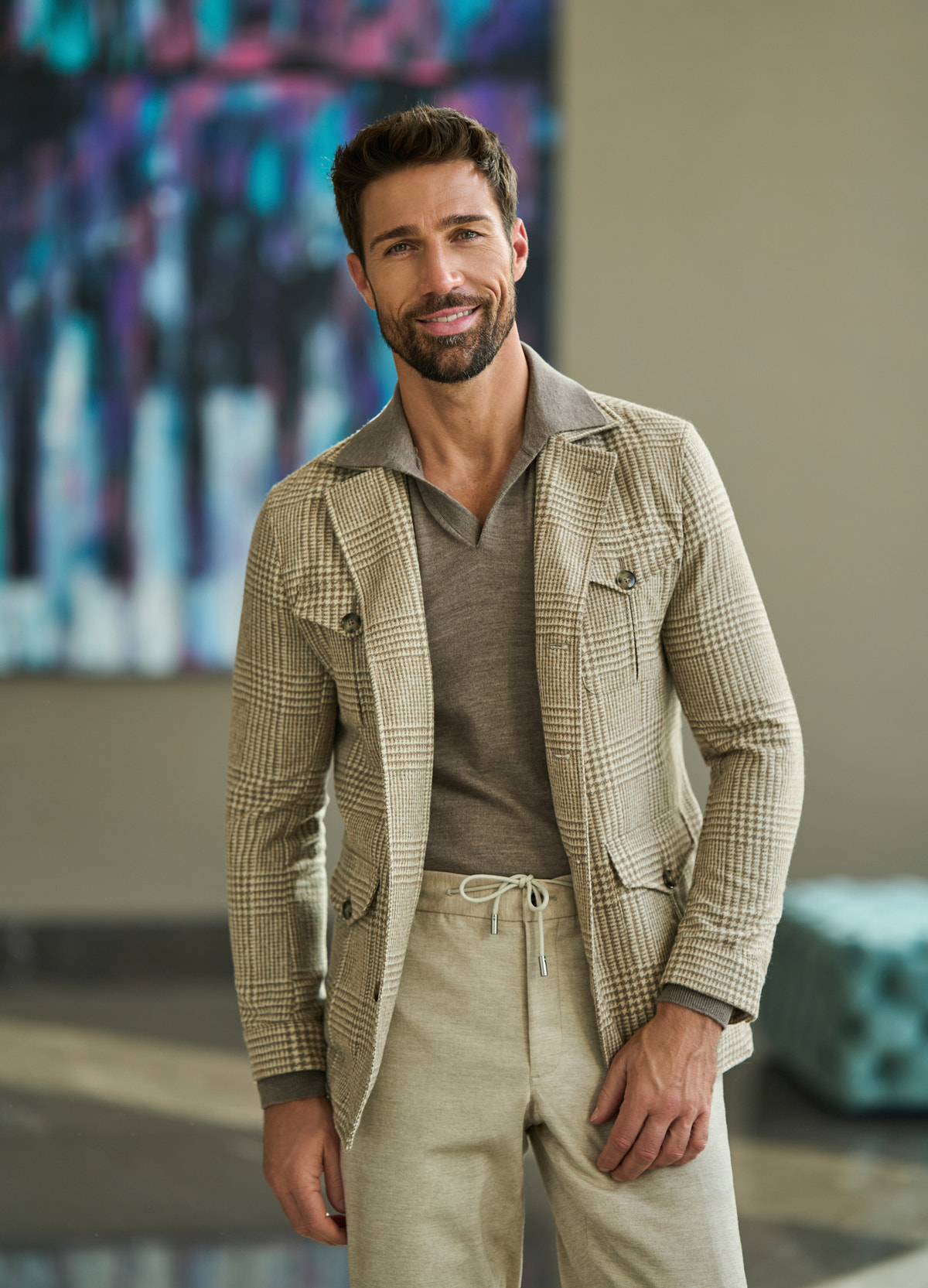 Consiglieri: beige open-collar polo in a tonal neutral outfit