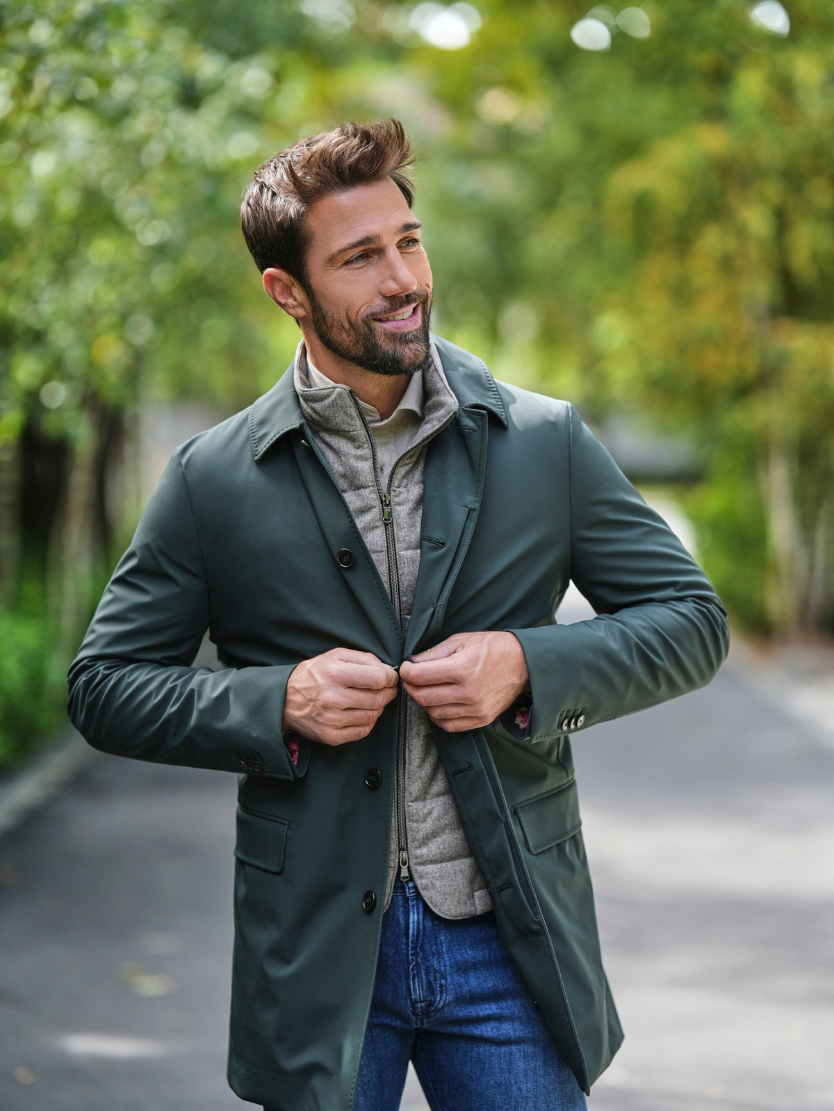 Consiglieri Lyon: dark green jacket with a shirt collar and quilted sleeves