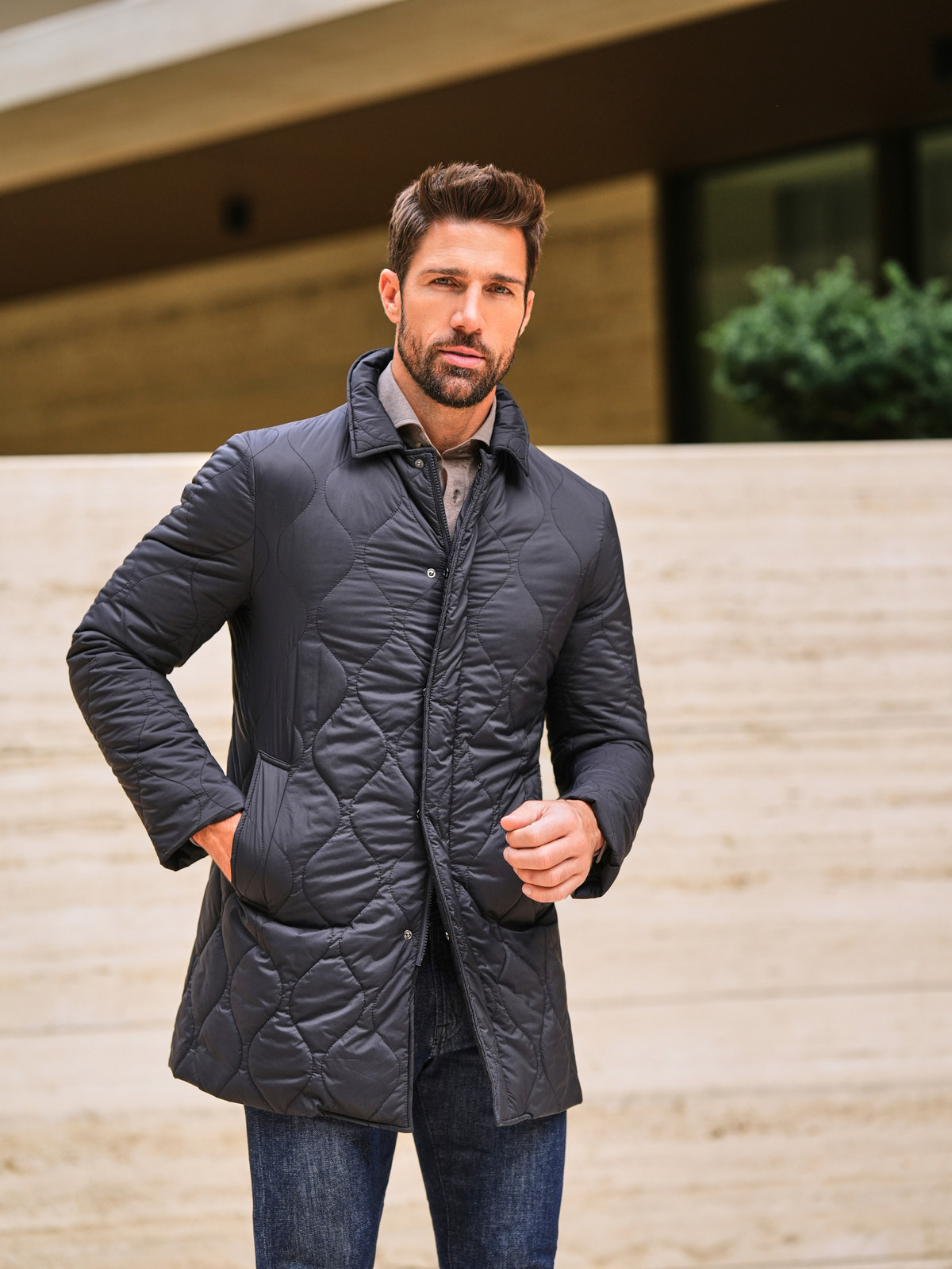 Consiglieri Montpellier: charcoal quilted jacket with a shirt collar