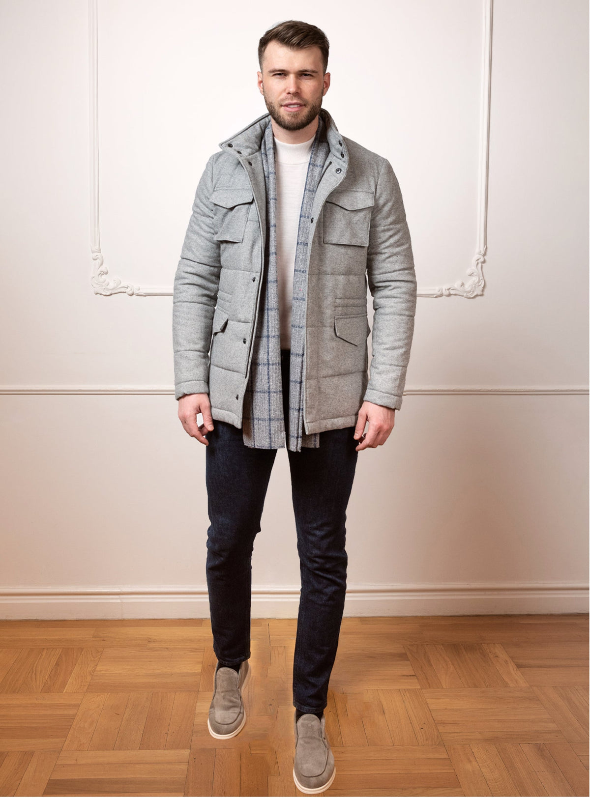 Consiglieri San Cassian: grey quilted jacket with patch pockets and a checked scarf