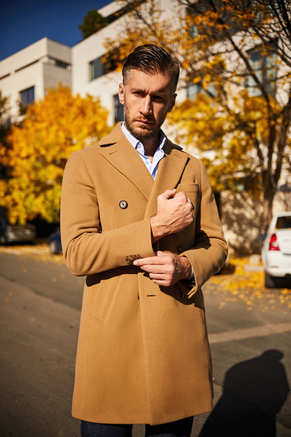 Consiglieri Astoria: double-breasted camel overcoat