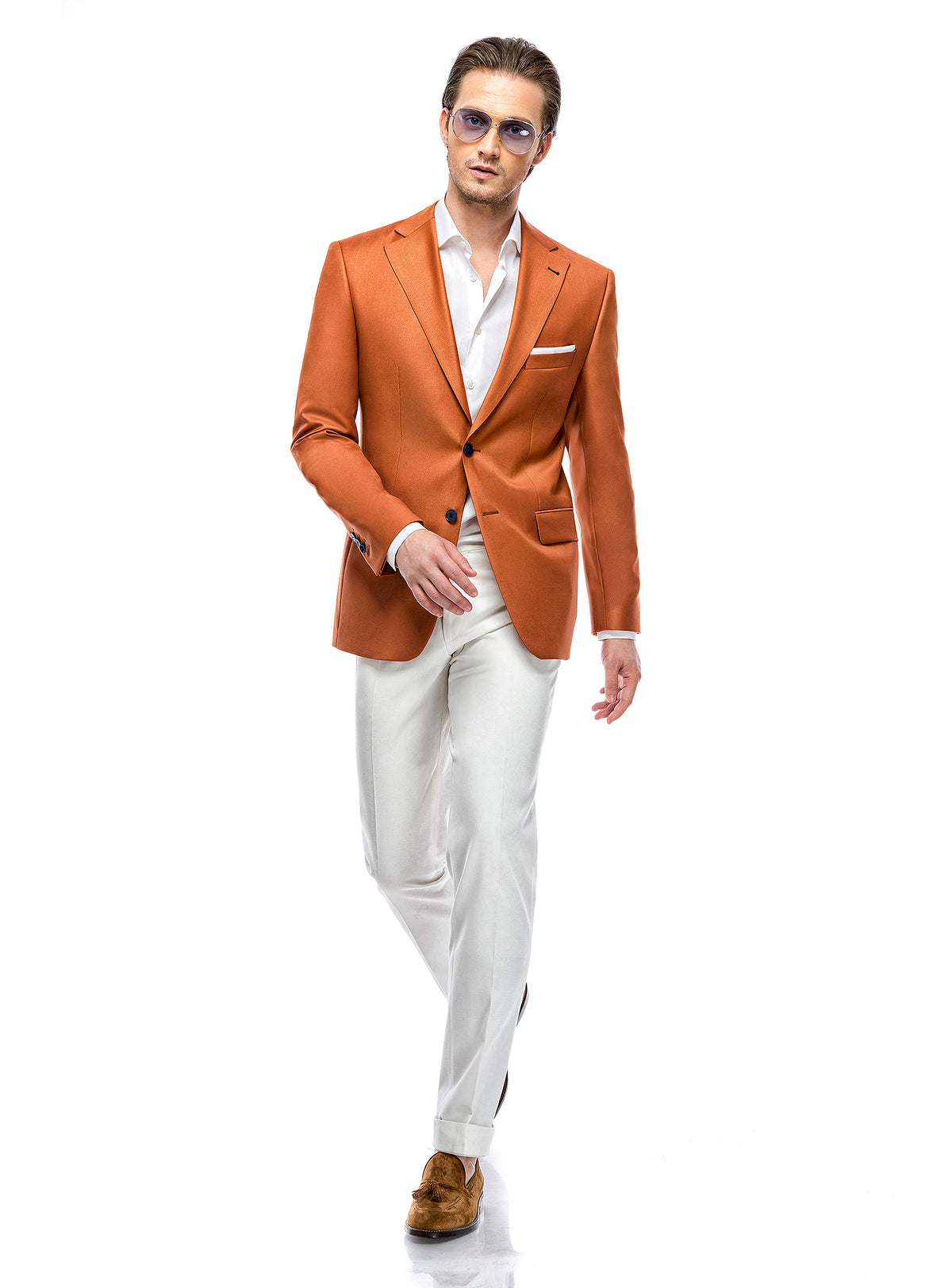Consiglieri Catania: copper-coloured jacket with white trousers