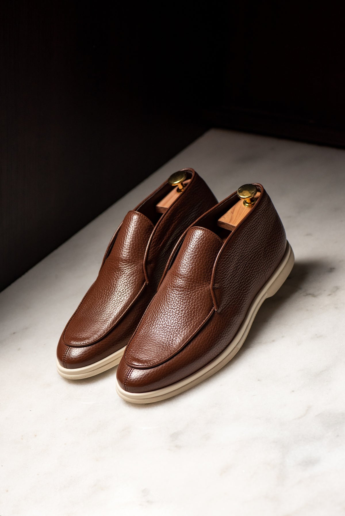 Consiglieri: brown mid-top loafers with a smooth finish